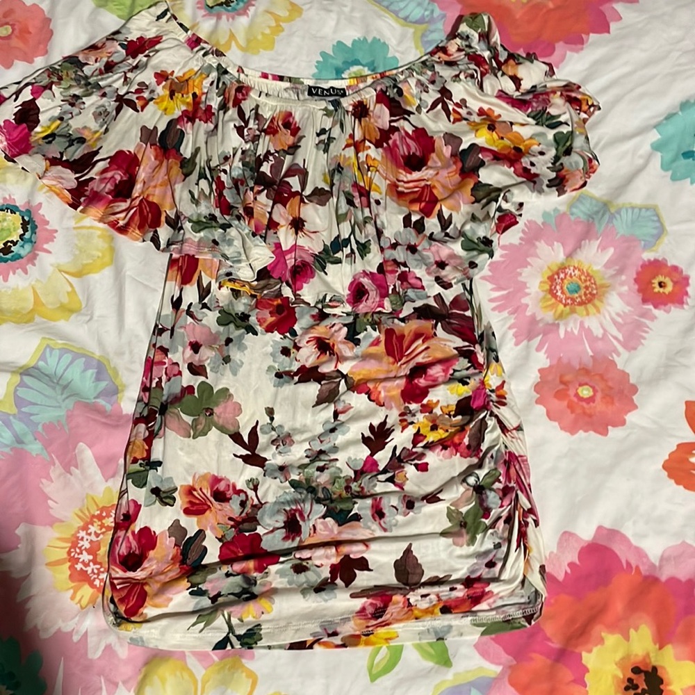 Venus off the shoulder Floral blouse XL